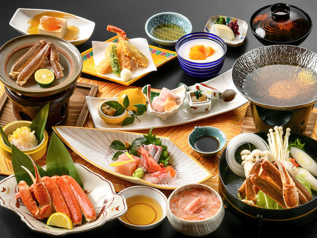 【蟹づくし】様々な形で冬の王様「ズワイ蟹」の旨みを味わう。