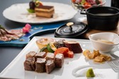 鉄板焼プラン（デザートは月毎に更新。食材は仕入れにより変更となる場合がございます）